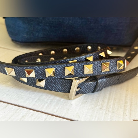 Valentino Garavani Denim Butterfly Crossbody Bag - Picture 4 of 11